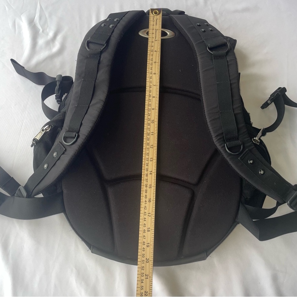 Vintage Oakley Icon 3.0 Tactical Backpack Y2K Black Nylon Skull Rare Streetwear - Picture 7 of 10